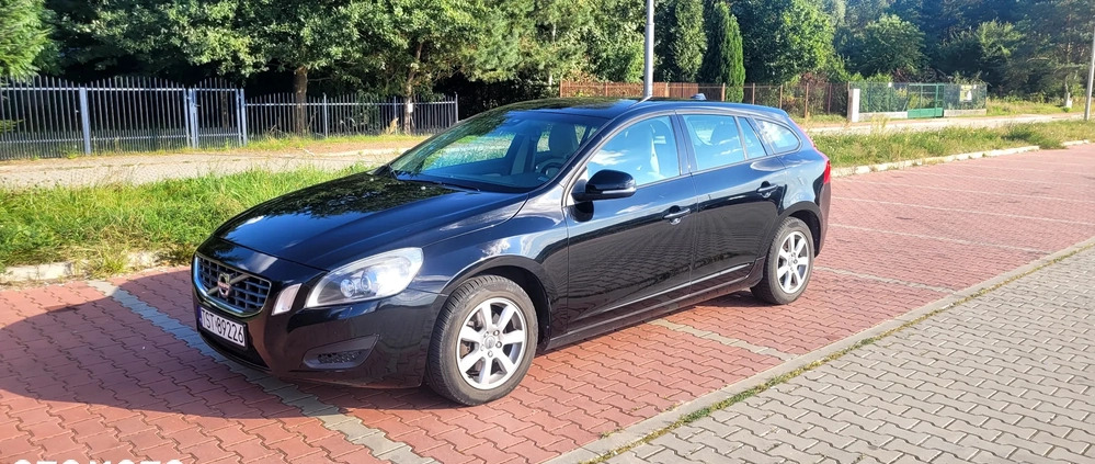 Volvo V60 cena 32900 przebieg: 210000, rok produkcji 2011 z Dolsk małe 56